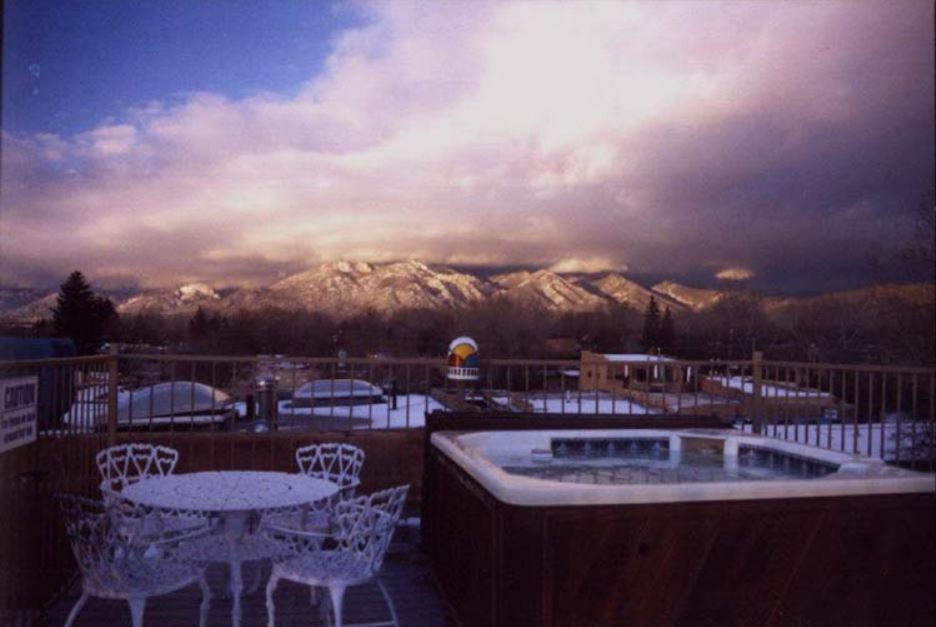 La Dona Luz Inn An Historic B&B Таос Екстериор снимка