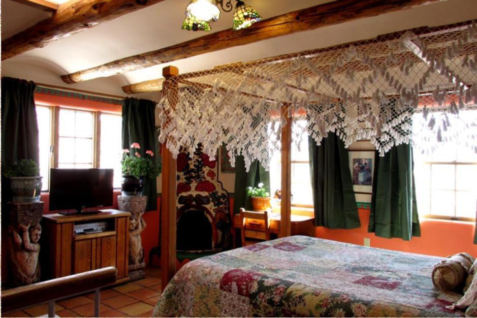 La Dona Luz Inn An Historic B&B Таос Екстериор снимка